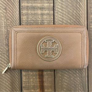 Tory Burch wallet in camel